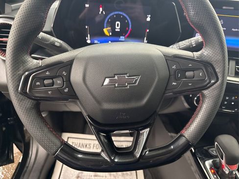 Used 2025 Chevrolet Trax RS image 24
