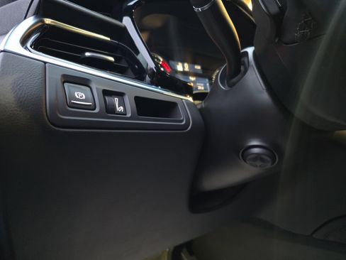 Certified 2025 Cadillac XT6 Premium Luxury image 18