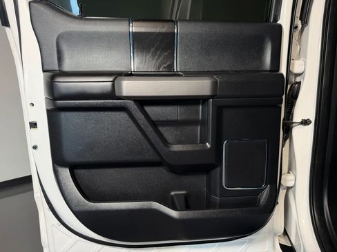 Used 2018 Ford F150 Platinum w/ Equipment Group 701A Luxury AWD/4WD image 18