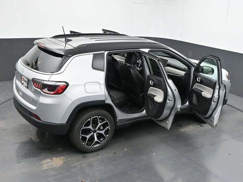 Used 2025 Jeep Compass Limited AWD/4WD image 68