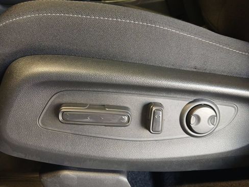 Used 2025 Honda CR-V EX image 17