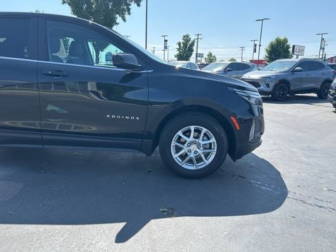 Used 2023 Chevrolet Equinox LT w/ Driver Convenience Package image 4