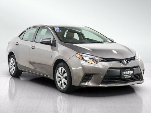 Used 2016 Toyota Corolla LE FWD image 7