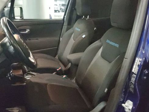 Used 2021 Jeep Renegade Latitude image 18