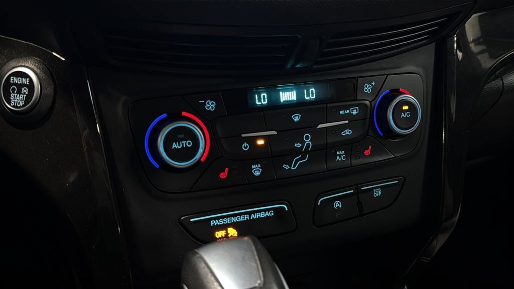 Used 2019 Ford Escape SE w/ SE Sport Appearance Package AWD/4WD image 30