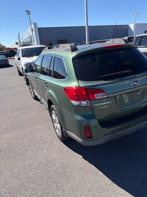 Used 2010 Subaru Outback 3.6R Limited AWD/4WD image 8