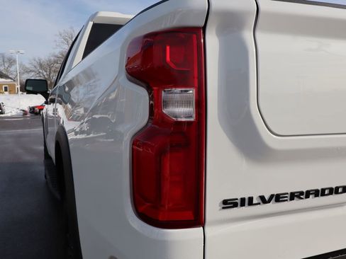 New 2026 Chevrolet Silverado 1500 ZR2 image 37