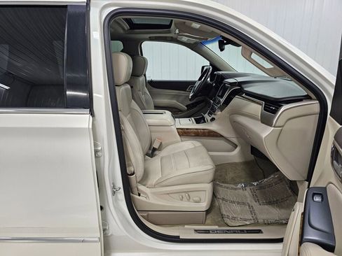 Used 2015 GMC Yukon XL Denali w/ Touring Package RWD image 23