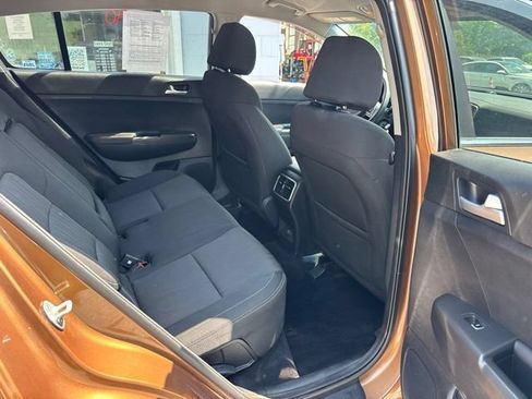 Used 2019 Kia Sportage LX AWD/4WD image 9