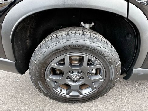 Used 2025 Honda Pilot TrailSport image 12