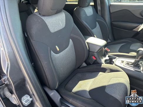 Used 2018 Jeep Cherokee Latitude w/ Altitude Package image 50