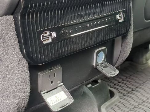 Certified 2025 Jeep Grand Wagoneer L Series III w/ Rear Seat Video Group 1 AWD/4WD image 18