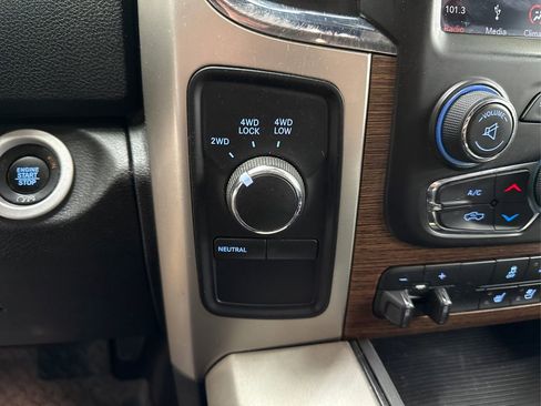 Used 2018 RAM 2500 Laramie w/ Convenience Group image 32