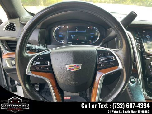 Used 2016 Cadillac Escalade 2WD image 30