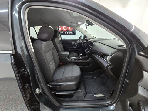 Used 2021 Chevrolet Traverse LT FWD image 20