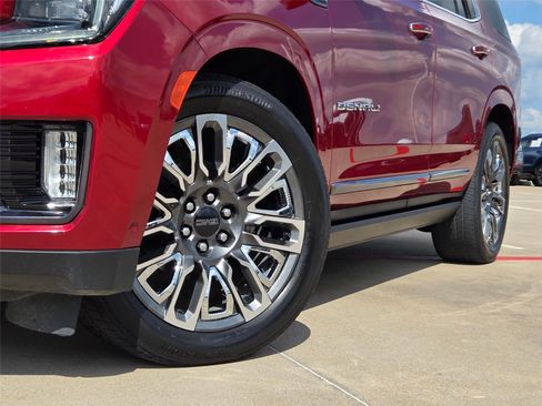 Used 2023 GMC Yukon Denali Ultimate AWD/4WD image 8
