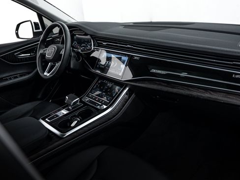 Used 2023 Audi Q7 3.0T Premium Plus w/ Premium Plus Package AWD/4WD image 8