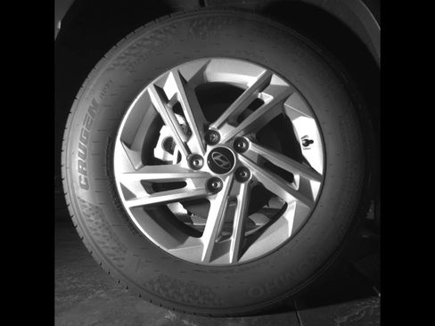 Used 2025 Hyundai Tucson SE FWD image 11