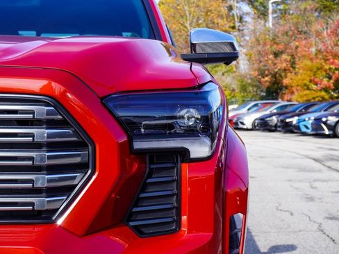 Used 2025 Toyota Tacoma Limited image 40