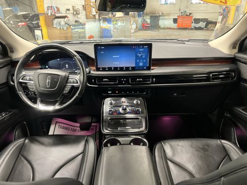 Used 2023 Lincoln Nautilus Reserve image 19