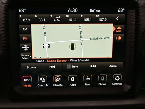 Used 2022 Jeep Wrangler Unlimited Sahara AWD/4WD image 24