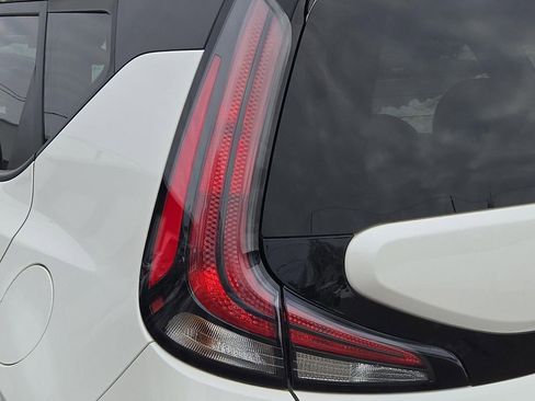 Used 2023 Kia Soul S image 10