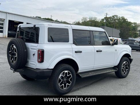 New 2026 Ford Bronco Outer Banks image 7