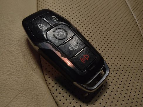 Used 2016 Ford Explorer Limited w/ Equipment Group 301A image 32