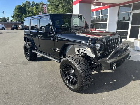 Used 2017 Jeep Wrangler Unlimited Sport w/ Quick Order Package 24S AWD/4WD image 2
