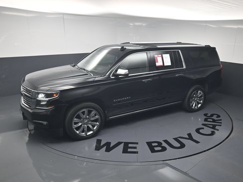 Used 2017 Chevrolet Suburban Premier AWD/4WD image 30