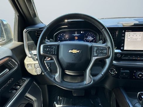 Used 2023 Chevrolet Silverado 1500 High Country w/ Technology Package AWD/4WD image 12
