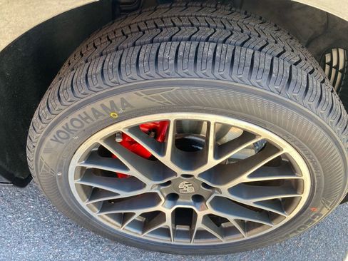 Used 2015 Porsche Macan Turbo image 11