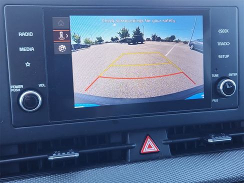 Used 2024 Kia Sportage LX image 18