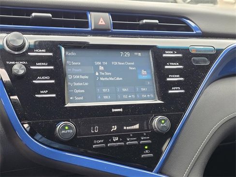 Used 2020 Toyota Camry SE image 15