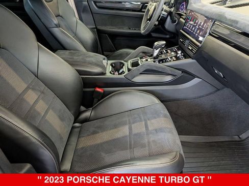 Used 2023 Porsche Cayenne Turbo GT AWD/4WD image 33