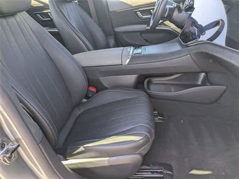 Used 2023 Mercedes-Benz EQS 580 4MATIC Sedan image 21