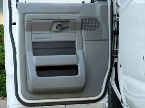 Used 2014 Ford E-150 and Econoline 150 w/ Power Group RWD image 36