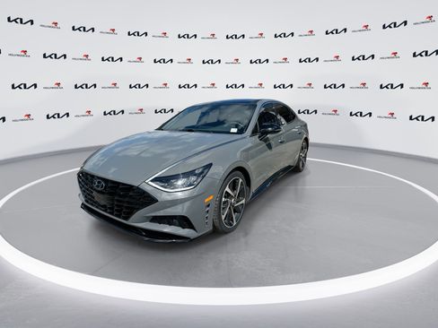 Used 2021 Hyundai Sonata SEL Plus w/ Tech Package image 4