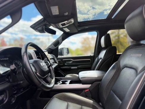 Used 2022 RAM 1500 Laramie AWD/4WD image 17