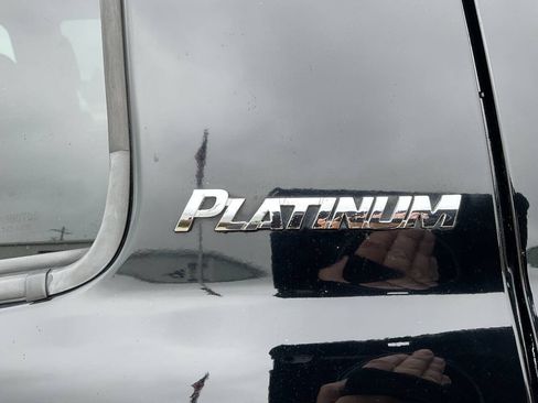 Used 2012 Toyota Tundra Limited w/ Platinum Pkg AWD/4WD image 13