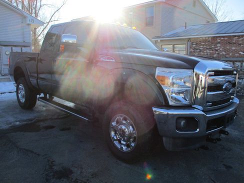 Used 2014 Ford F250 Lariat w/ Chrome Package image 5