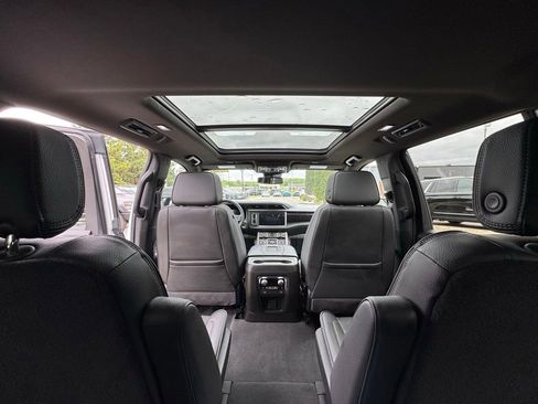 Used 2024 GMC Yukon Denali AWD/4WD image 35