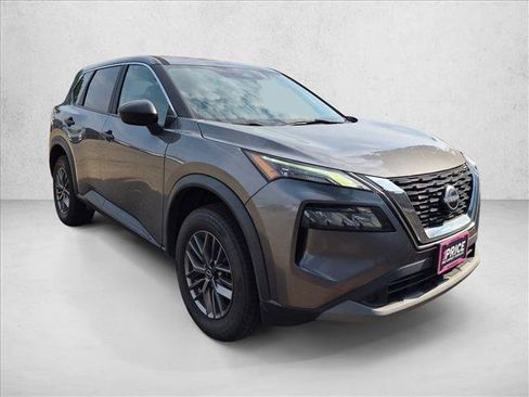 Used 2023 Nissan Rogue S AWD/4WD image 3