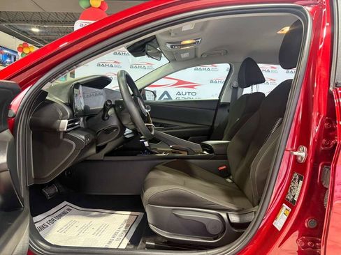 Used 2024 Hyundai Elantra SEL FWD image 26