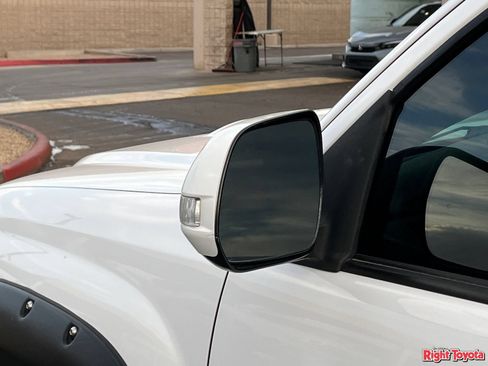 Used 2014 Toyota Tacoma PreRunner w/ TRD Sport Package RWD image 9
