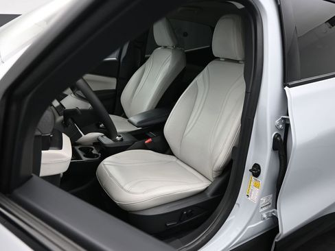 Used 2021 Ford Mustang Mach-E Premium image 9