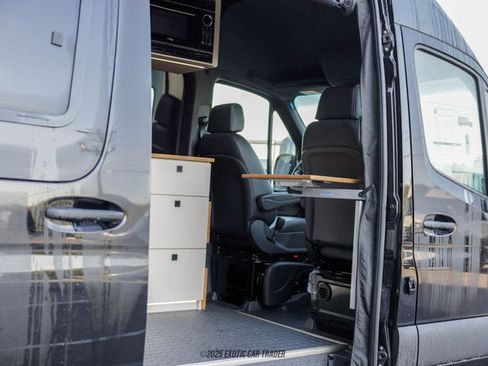 Used 2024 Mercedes-Benz Sprinter 2500 image 63