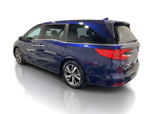 Used 2023 Honda Odyssey Touring image 2