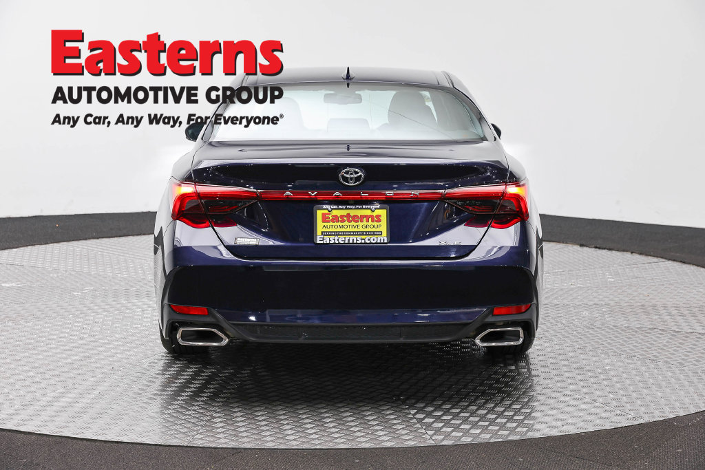 Used 2022 Toyota Avalon XLE w/ Moonroof Package FWD image 7