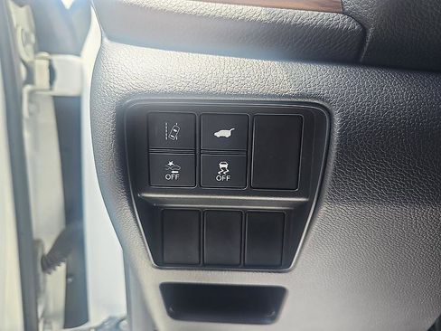 Used 2018 Honda CR-V Touring image 14